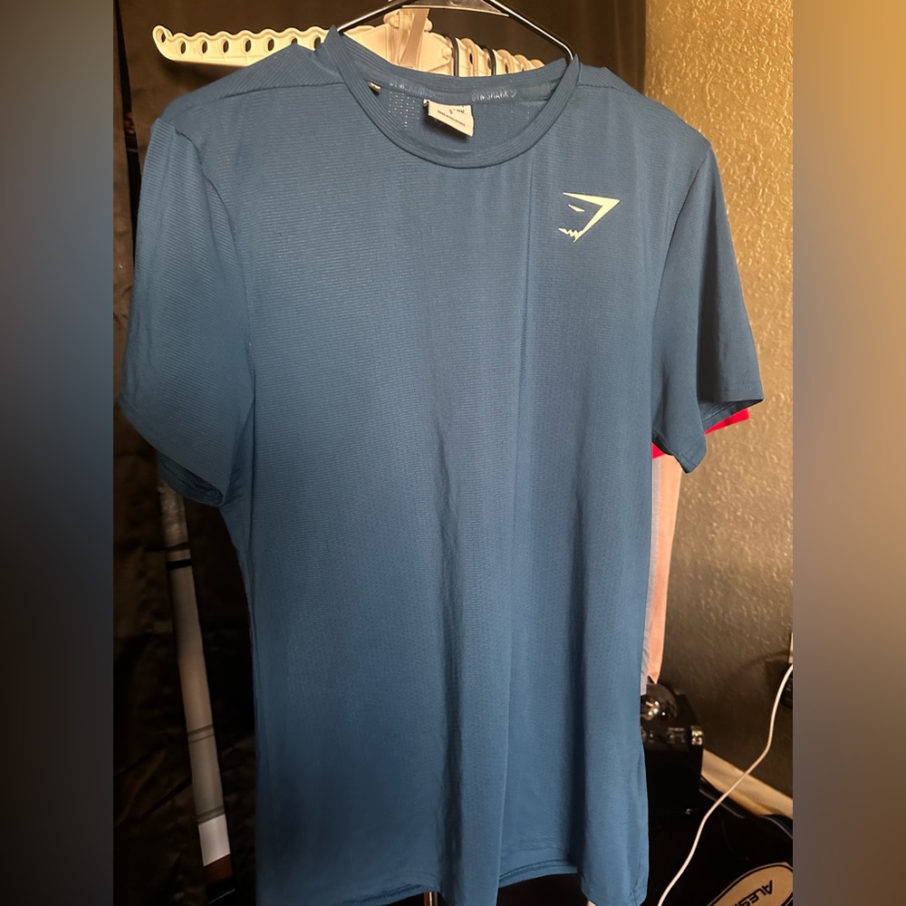 LIKE NEW GYMSHARK WORKOUT TSHIRT